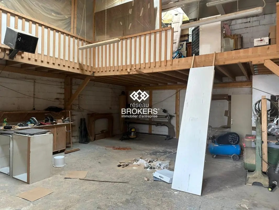 Industriel/Logistique dans Saint-Leu-la-Forêt à louer Photo intérieure– Image 1 sur 4