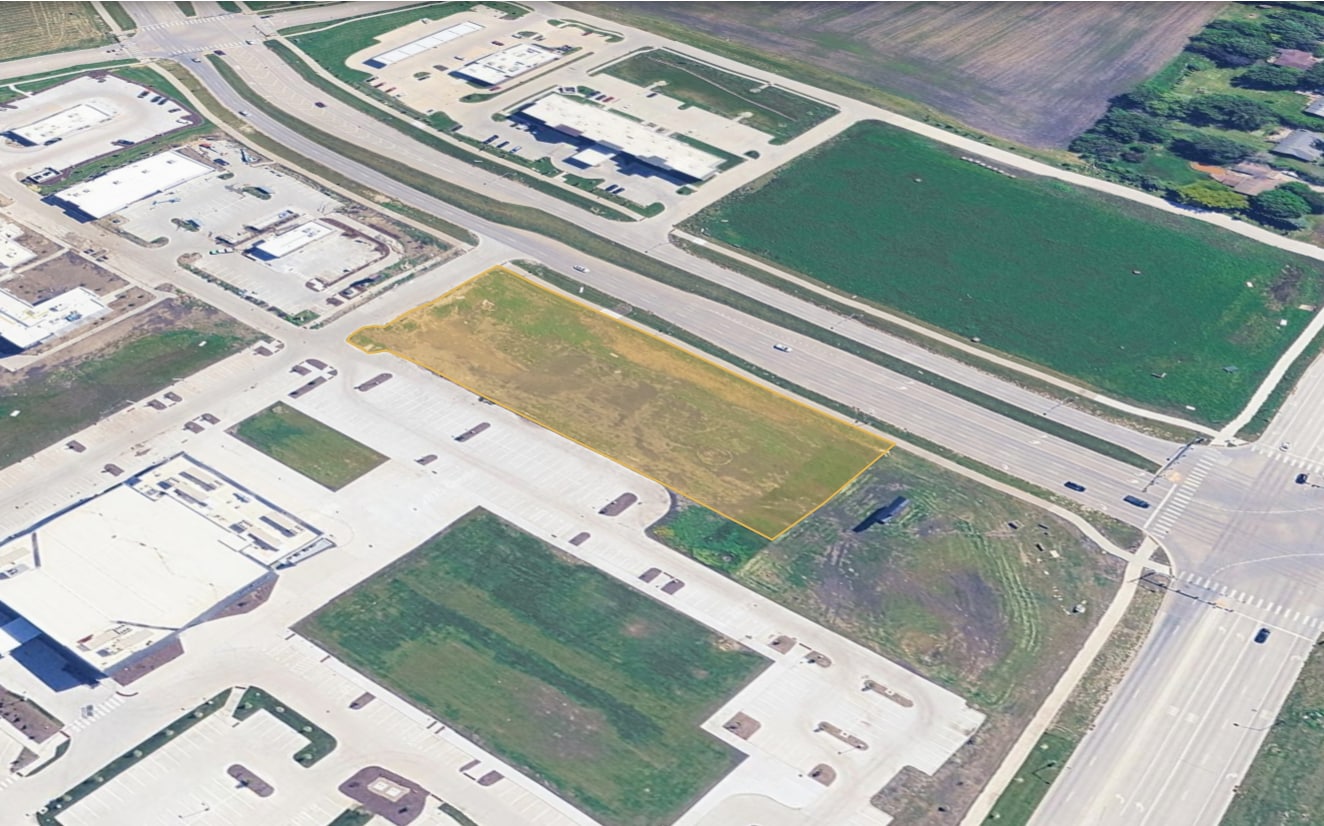 2910 Grand Prairie Pky, Waukee, IA à vendre Photo principale– Image 1 sur 2