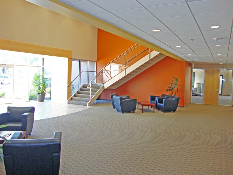 3663 N Laughlin Rd, Santa Rosa, CA à louer - Photo intérieure – Image 2 sur 8