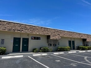 4831-4837 NE 11th Ave, Oakland Park, FL à louer Photo de l’immeuble– Image 1 sur 3