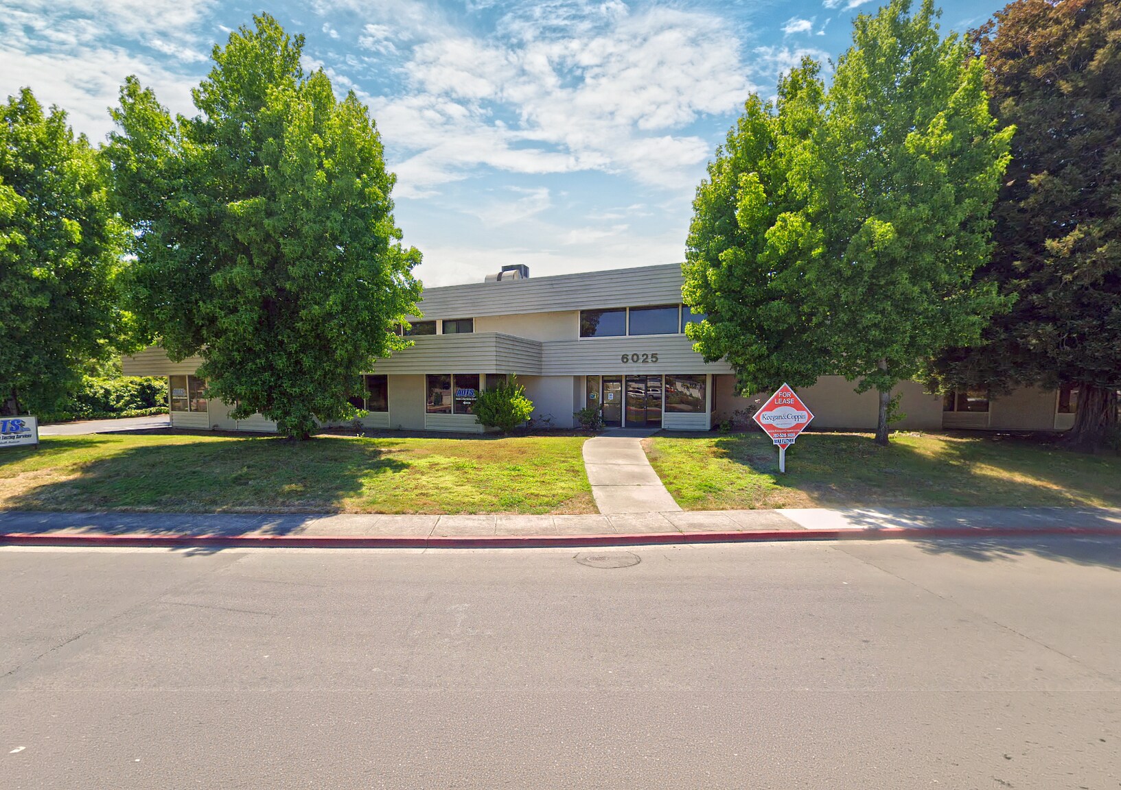 6025 Labath Ave, Rohnert Park, CA à vendre Photo de l’immeuble– Image 1 sur 4