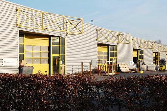 Local d’activités dans Villeneuve-Saint-Germain à louer - Photo de l’immeuble – Image 1 sur 3