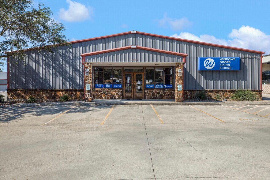 5238 Evers Rd, San Antonio, TX à louer - Photo de l’immeuble – Image 2 sur 54