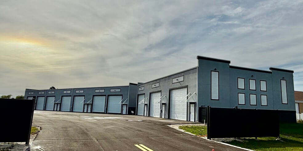 4017 Taylor Rd, Punta Gorda, FL à vendre - Photo de l’immeuble – Image 2 sur 11