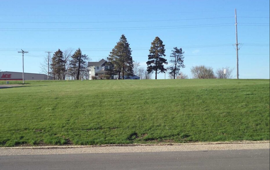 Christensen Dr, Darlington, WI à vendre - Autre – Image 1 sur 4