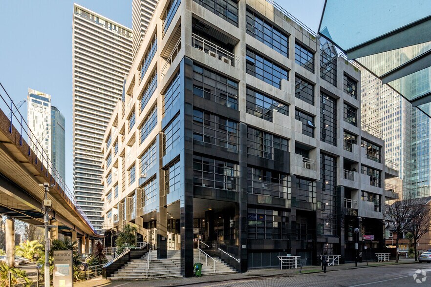 Admirals Way, Londres à vendre - Photo de l’immeuble – Image 2 sur 23