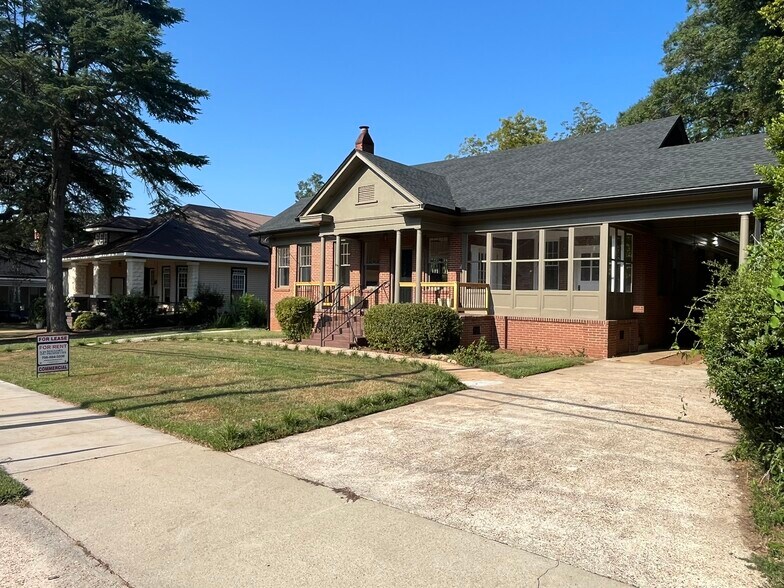 406 S Lewis St, Lagrange, GA à louer - Photo de l’immeuble – Image 3 sur 27