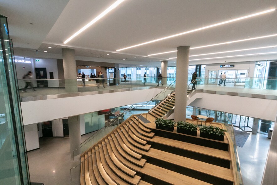 401 9th Ave SW, Calgary, AB à louer - Photo intérieure – Image 3 sur 13