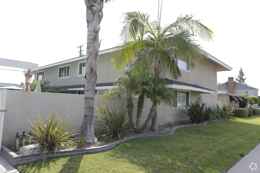 12132 Bailey St, Garden Grove, CA à vendre - Photo de l’immeuble – Image 2 sur 4