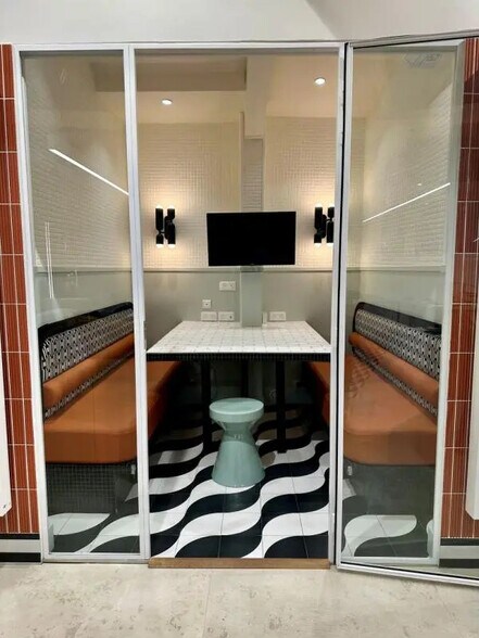 47 Rue De Laborde, Paris à louer - Photo intérieure – Image 2 sur 8