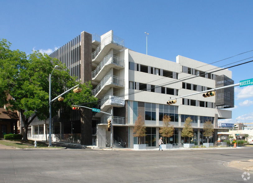 500 W Martin Luther King Blvd, Austin, TX à louer - Photo de l’immeuble – Image 1 sur 10