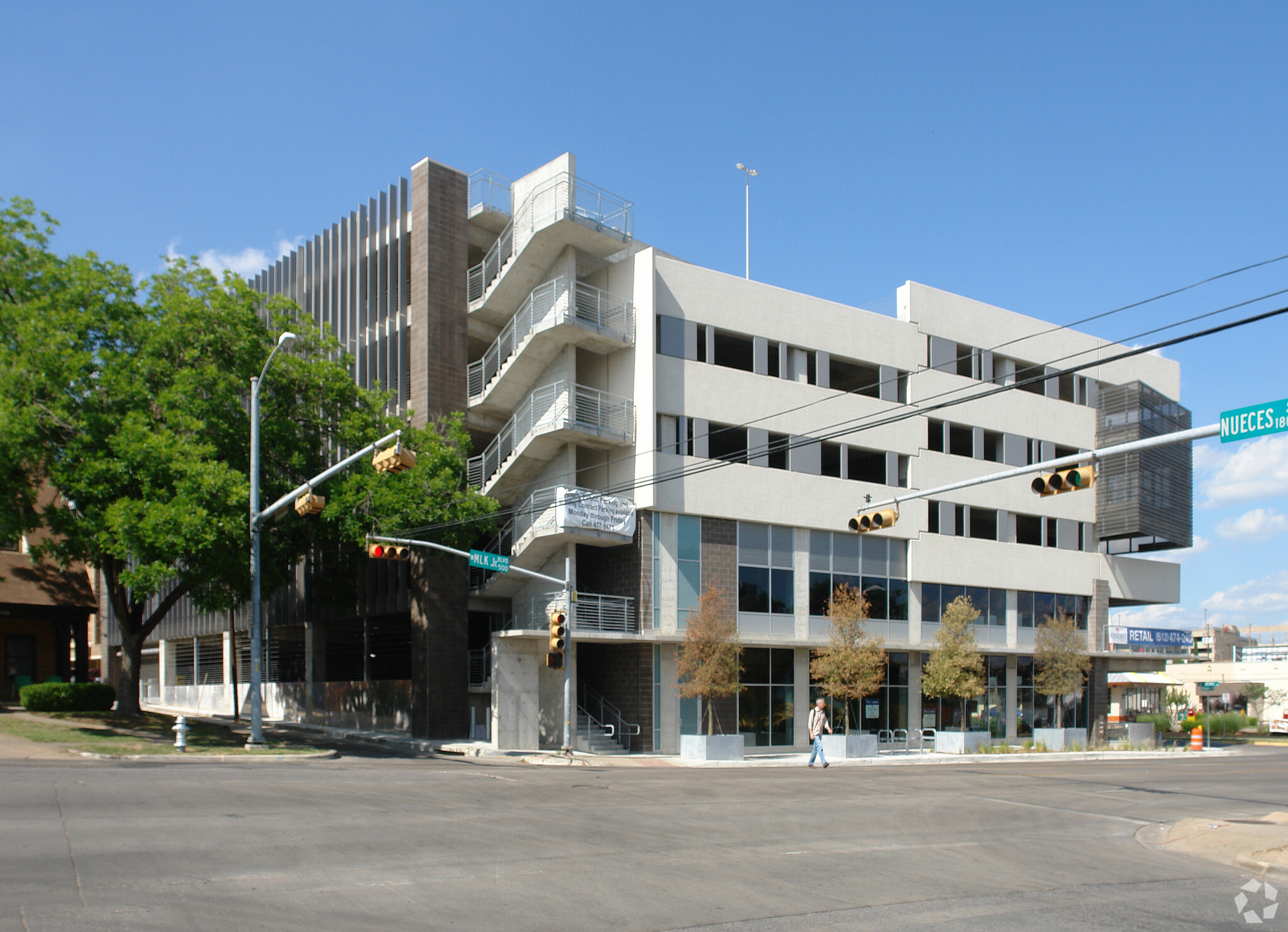 500 W Martin Luther King Blvd, Austin, TX à louer Photo de l’immeuble– Image 1 sur 11