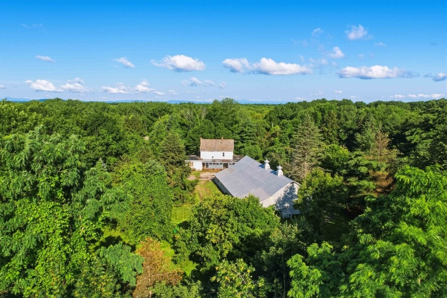 527 Heineberg Dr, Colchester, VT à vendre - Photo principale – Image 1 sur 9