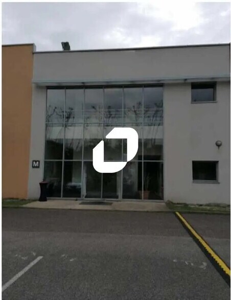 50 Rue Jean Zay, Saint-Priest à louer - Photo de l’immeuble – Image 3 sur 22