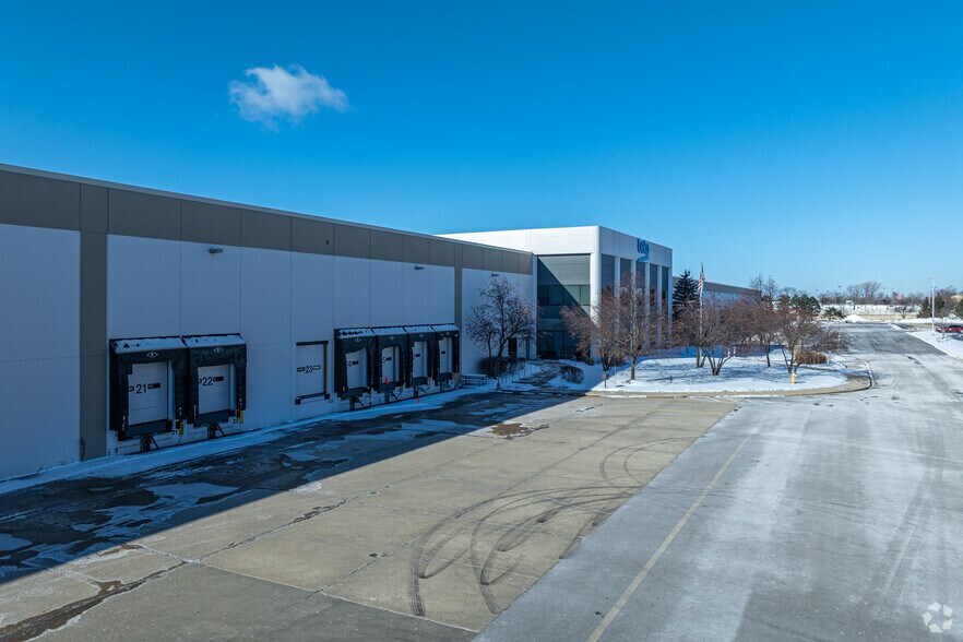 333 Gibraltar Dr, Bolingbrook, IL à louer - Photo principale – Image 1 sur 5