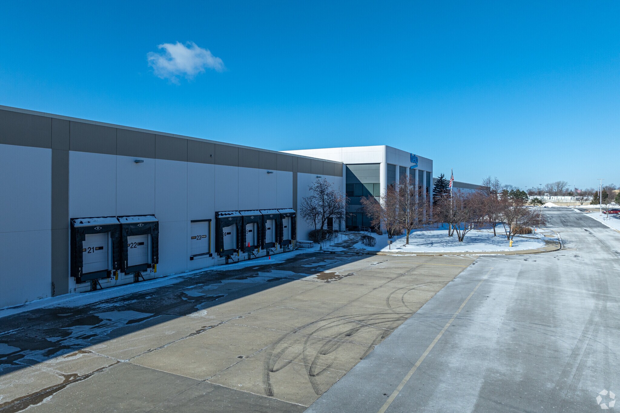 333 Gibraltar Dr, Bolingbrook, IL à louer Photo principale– Image 1 sur 6