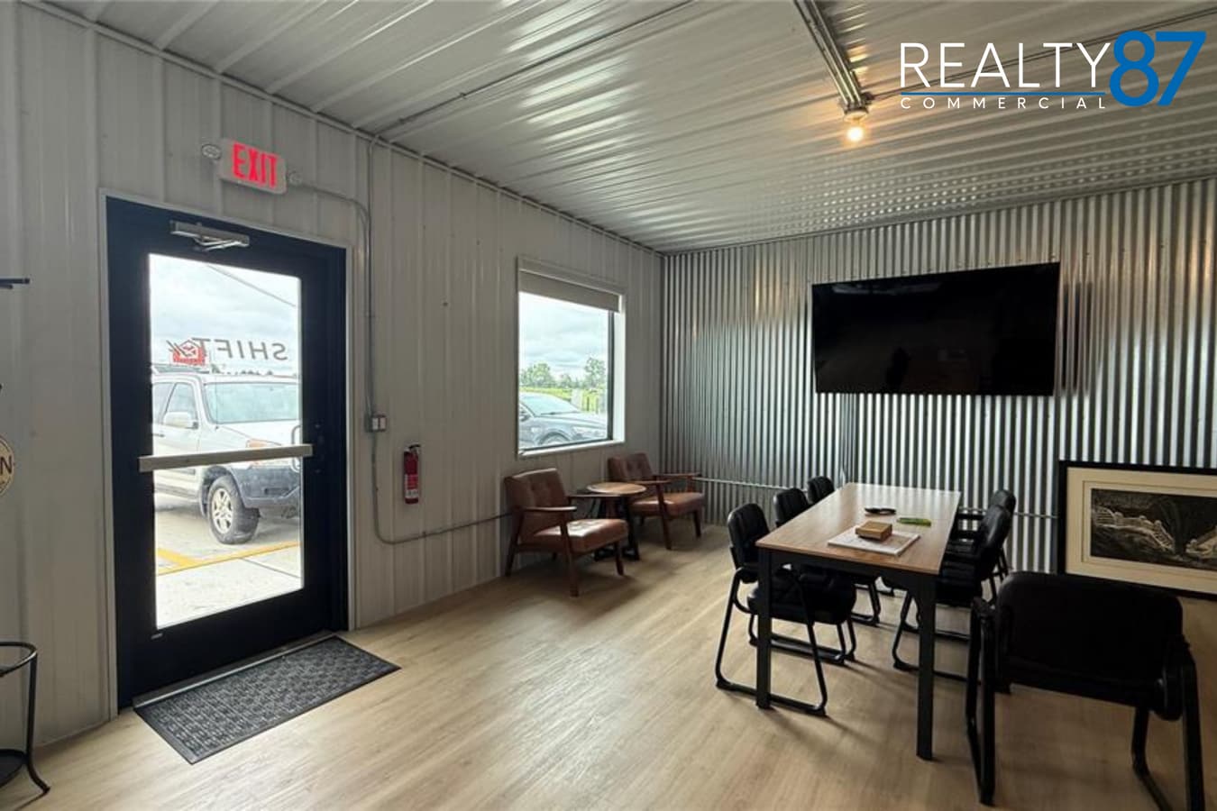 3230 Center Point Rd, Robins, IA 52328 - Lot 502 - - Photo intérieure - Image 1 of 12