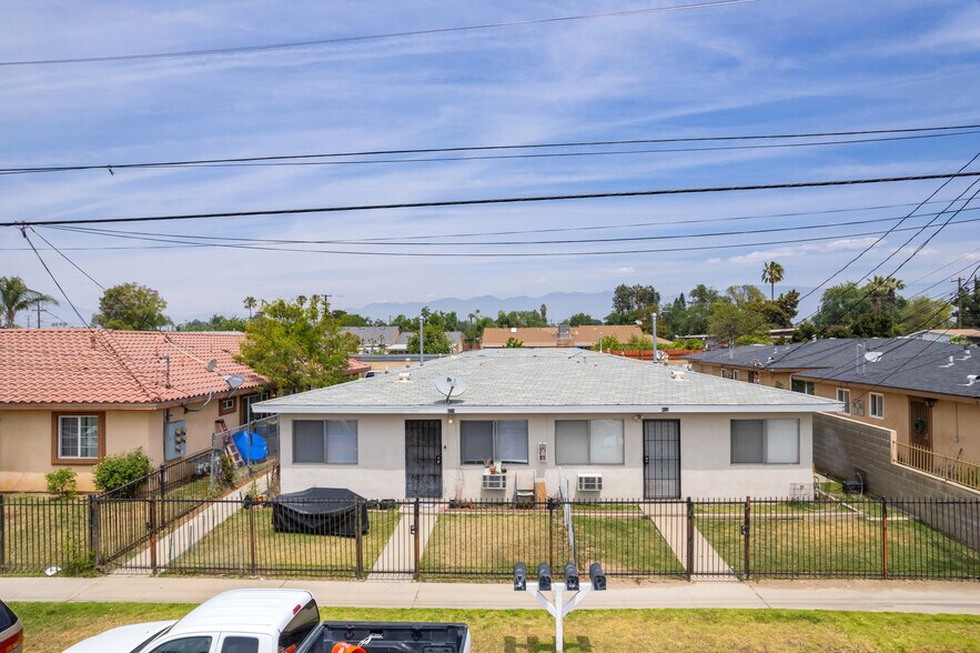 412 W Ramona Dr, Rialto, CA à vendre - Photo de l’immeuble – Image 2 sur 23
