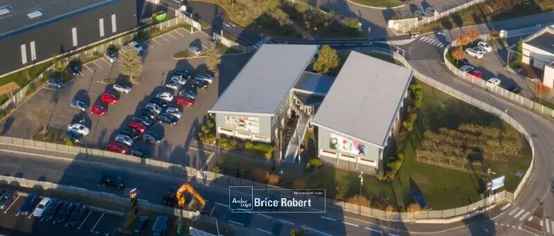 Bureau dans Vourles à louer - Photo de l’immeuble – Image 2 sur 4