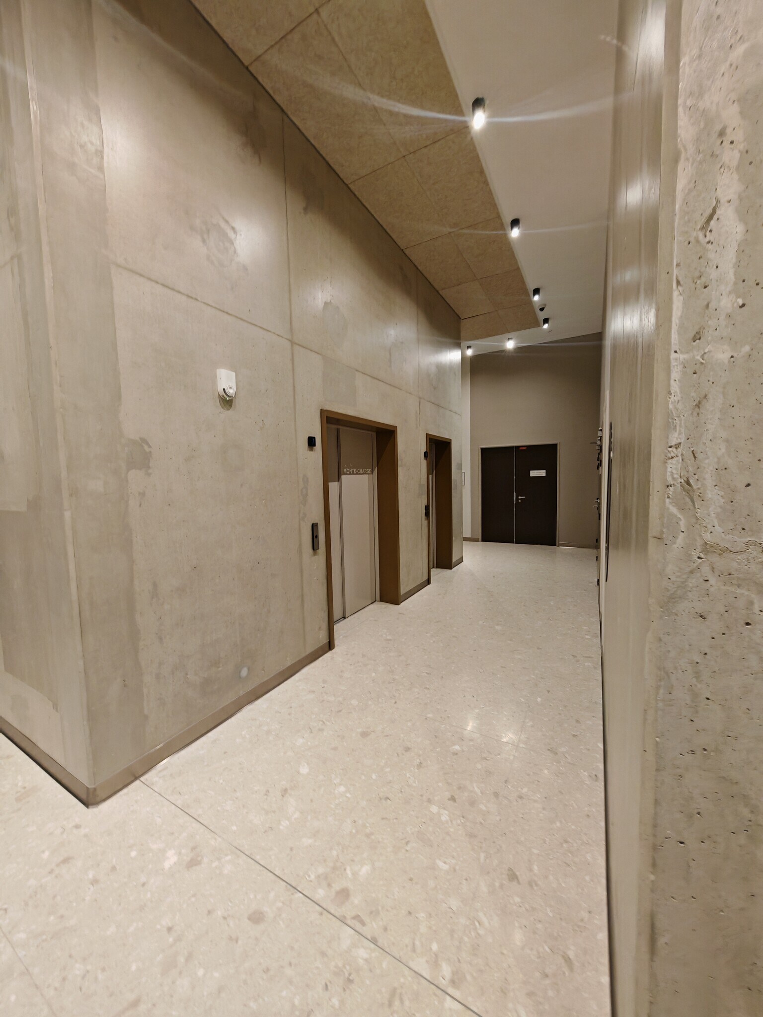 165 Avenue De Verdun, Ivry-sur-Seine à louer Hall d’entrée– Image 1 sur 7
