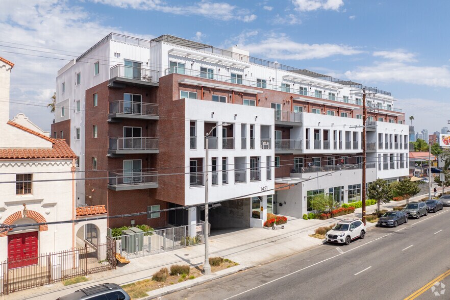 1421-1439 W Adams Blvd, Los Angeles, CA à louer - Photo principale – Image 1 sur 5
