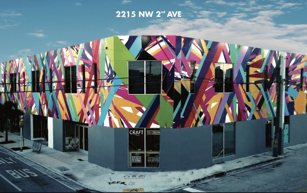 2214 NW 1st Plz, Miami, FL à louer Photo principale– Image 1 sur 4