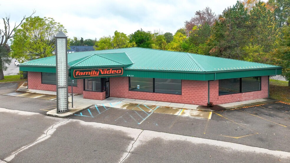 3822 Fenton Rd, Flint, MI à louer - Photo de l’immeuble – Image 2 sur 5