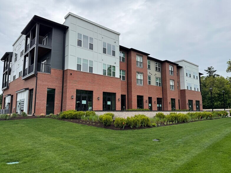 2418 Main St, Rocky Hill, CT à louer - Photo de l’immeuble – Image 3 sur 24