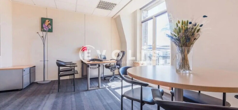 Bureau dans Paris à louer - Photo de l’immeuble – Image 2 sur 5