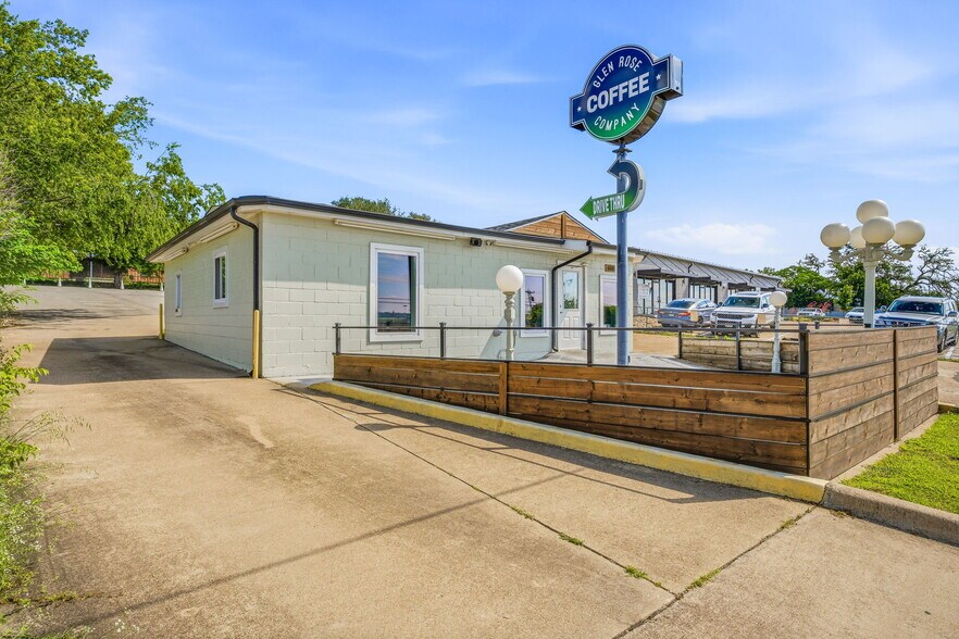 608 SW Big Bend Trl, Glen Rose, TX à vendre - Photo de l’immeuble – Image 3 sur 63
