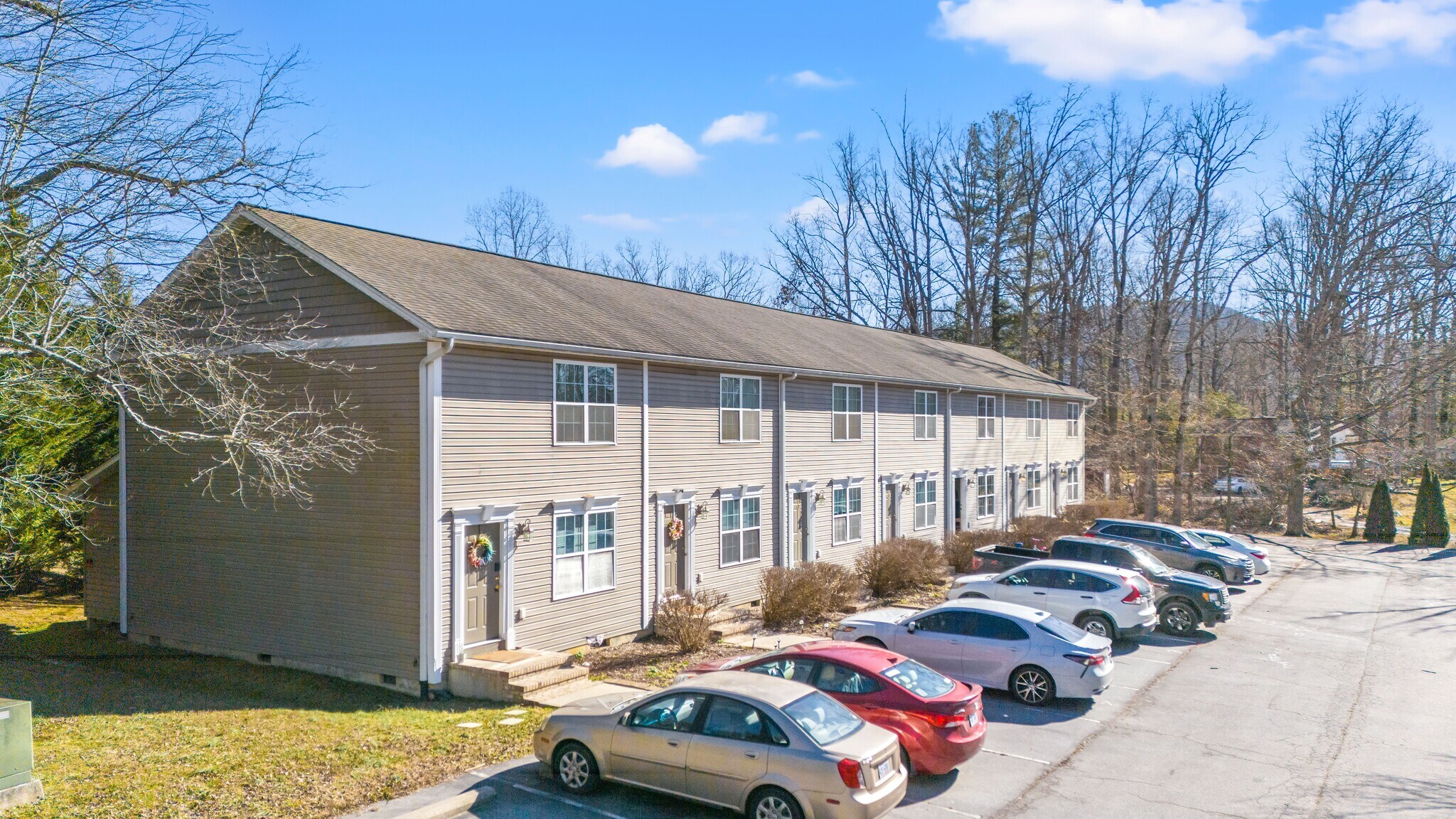 26 Meadow Glen Ct, Fletcher, NC à vendre Photo de l’immeuble– Image 1 sur 6