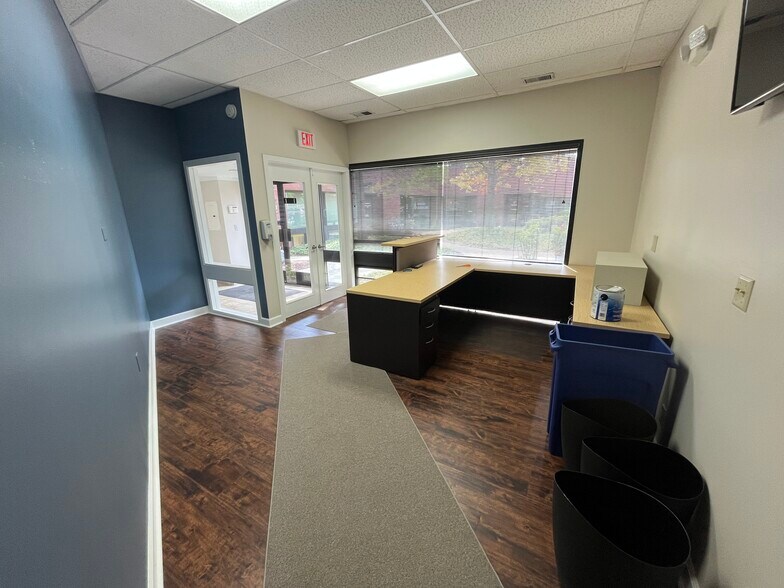 941 N Plum Grove Rd, Schaumburg, IL à vendre - Photo de l’immeuble – Image 2 sur 11