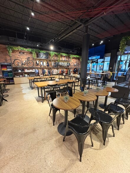 6917 S Red Rd, Coral Gables, FL à louer - Photo de l’immeuble – Image 3 sur 9