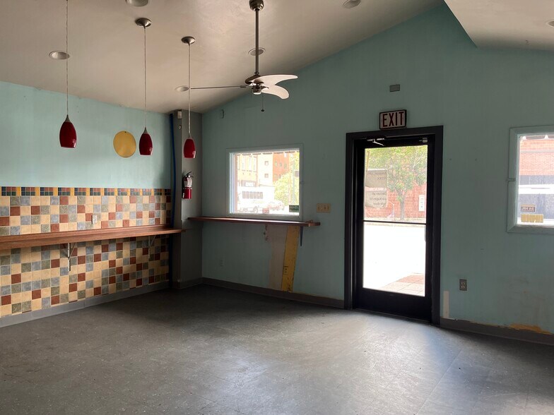 510 E 8th Ave, Homestead, PA à vendre - Photo de l’immeuble – Image 2 sur 16