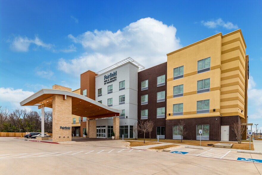 1300 N Interstate 35, Gainesville, TX à vendre - Photo principale – Image 1 sur 4