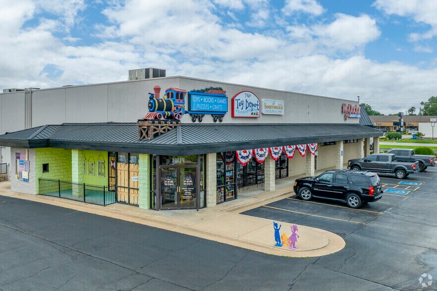 10106 S Sheridan Rd, Tulsa, OK à louer - Photo principale – Image 1 sur 5