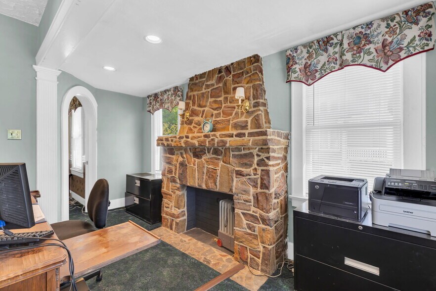 485 Broadway, Long Branch, NJ à vendre - Photo intérieure – Image 3 sur 43