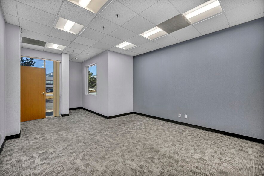 2245 Meridian Blvd, Minden, NV à louer - Photo de l’immeuble – Image 3 sur 15