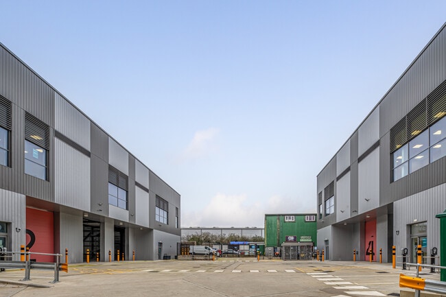 Plus de détails pour Peterboat Close, Londres - Industriel/Logistique à louer