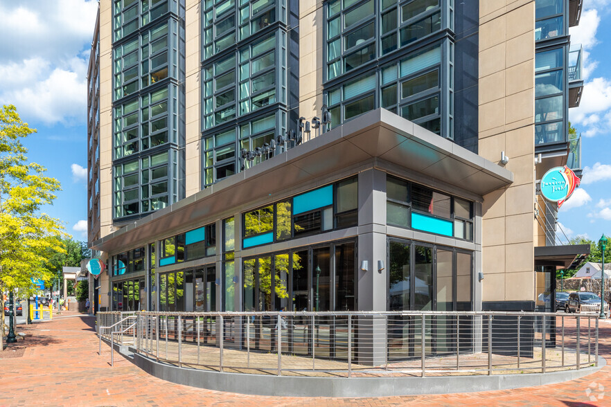 Bethesda Ave & Woodmont Ave, Bethesda, MD à louer - Photo de l’immeuble – Image 3 sur 4