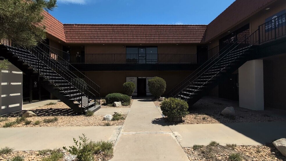 16519 Victor St, Victorville, CA à louer - Photo de l’immeuble – Image 2 sur 4