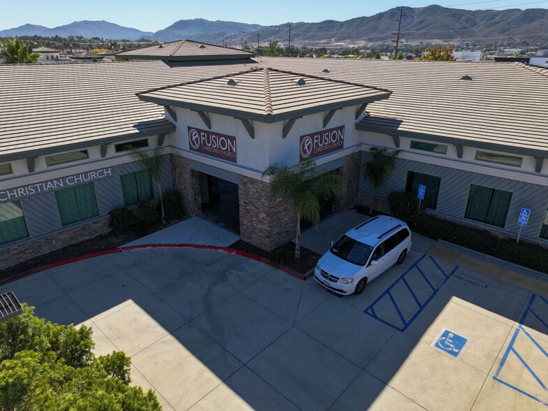 26770 Ynez Ct, Temecula, CA à vendre - Photo de l’immeuble – Image 3 sur 18