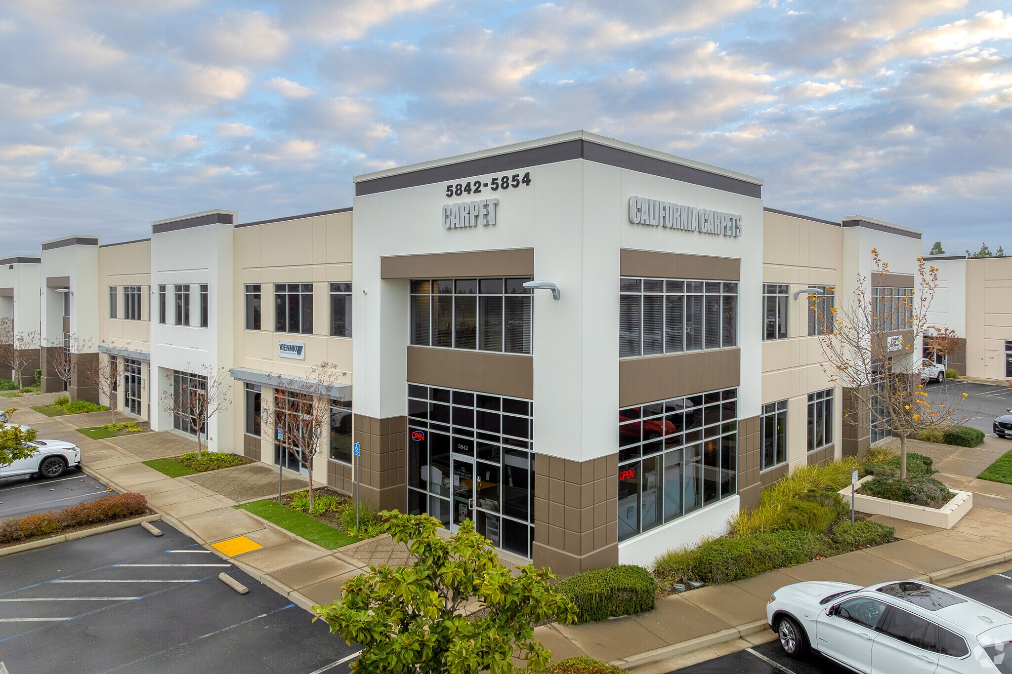 5842-5854 Lonetree Blvd, Rocklin, CA à louer Photo principale– Image 1 sur 4