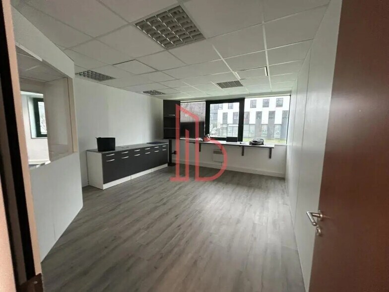 Bureau dans Bruges à louer - Photo de l’immeuble – Image 1 sur 3