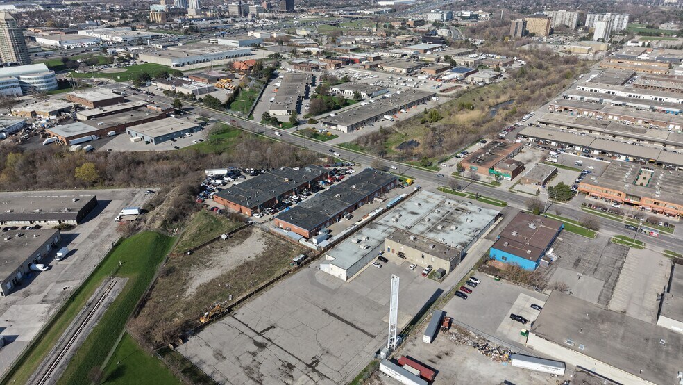 1120 Bellamy Rd N, Toronto, ON à vendre - Photo de l’immeuble – Image 3 sur 7