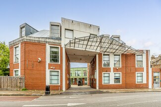 Plus de détails pour 4-7 Agincourt Rd, Londres - Bureau à louer