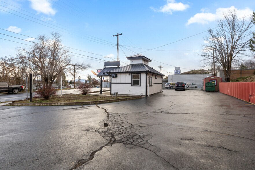 1402 Oregon Ave, Klamath Falls, OR à vendre - Photo de l’immeuble – Image 3 sur 17