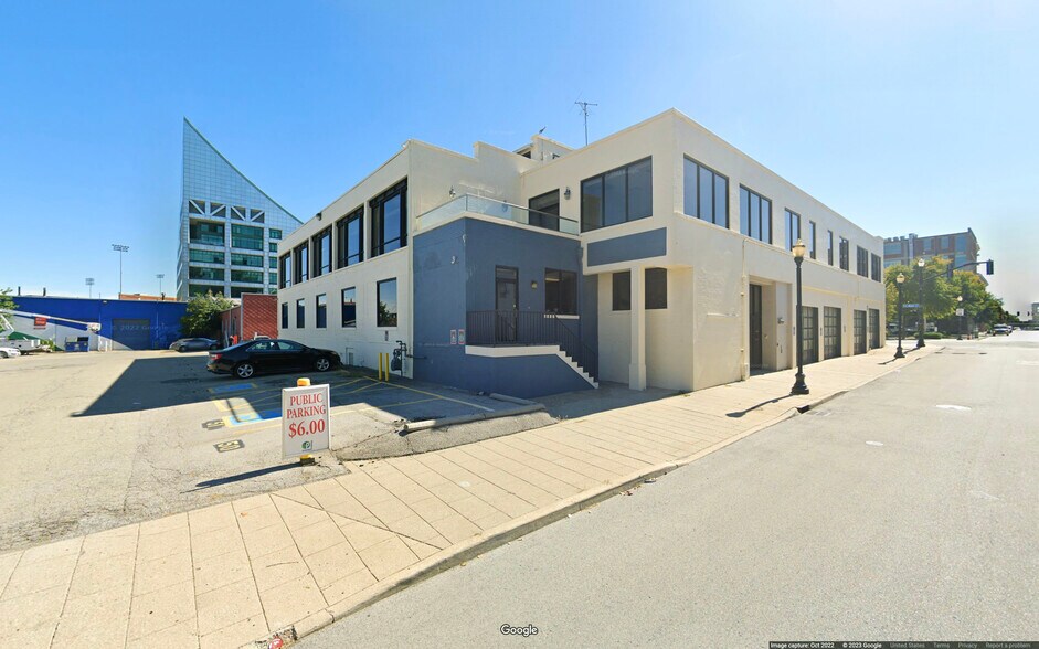 301 E Main St, Louisville, KY à louer - Photo de l’immeuble – Image 1 sur 7
