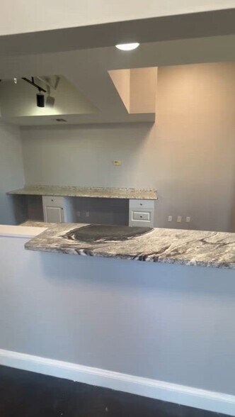 780 Fourth Ave S, Saint Petersburg, FL à louer - Vidéo sur l’annonce professionnelle – Image 2 sur 21