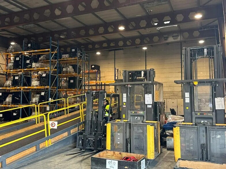 Local d'activités dans Chalon-sur-Saône à vendre - Photo de l’immeuble – Image 3 sur 13